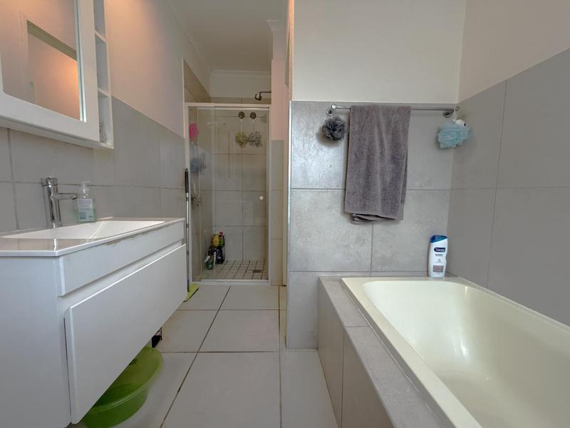 3 Bedroom Property for Sale in Heathfield Western Cape